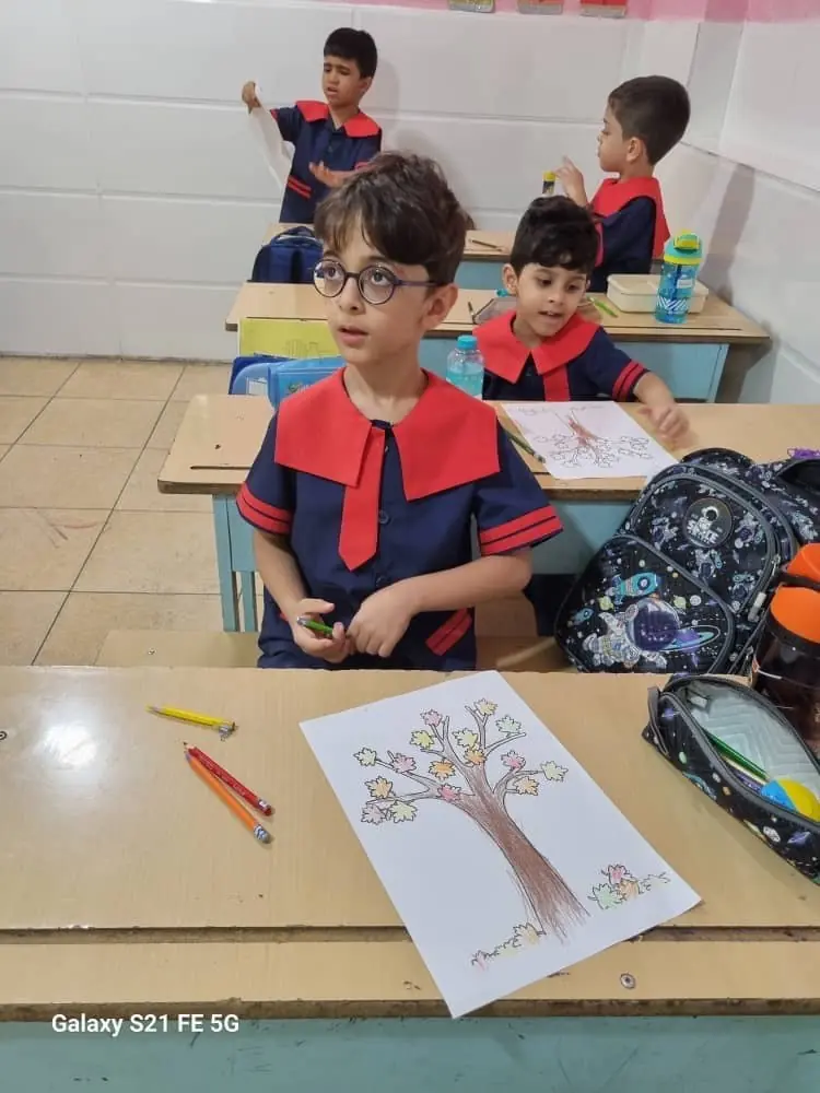 تمرین نقاشی دانش‌آموز