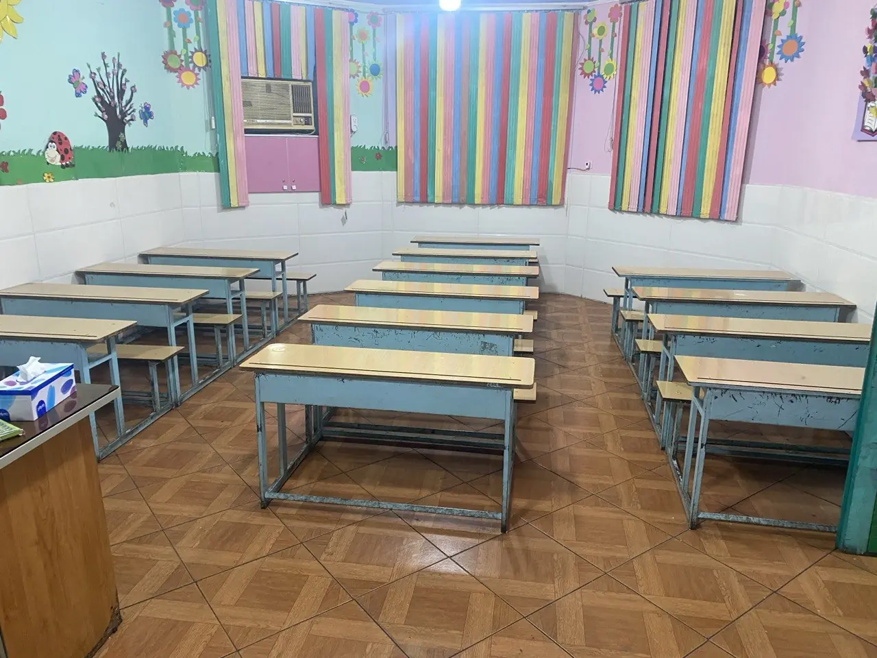 کلاس رنگارنگ کودکان